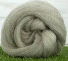 Light Grey Swaledale Natural Wool Top, 4 oz