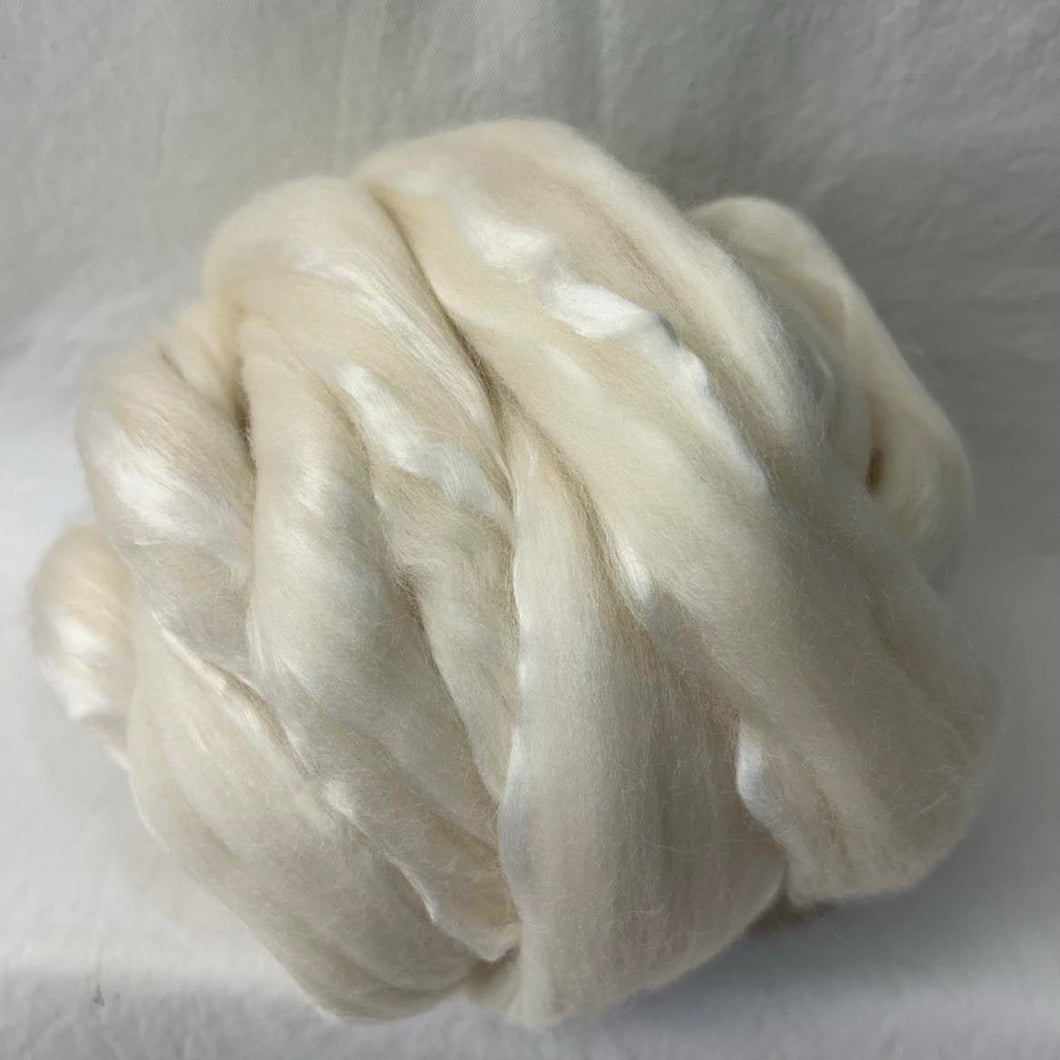 Merino Wool Top / Bamboo Blend, 70/30, undyed / 4 oz