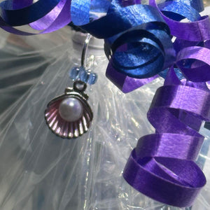 "Mermaid Tails" Version #1 ~ Spinning Kit PLUS handmade "Pearl in Seashell" stitch marker and Shimmery Colored Mermaid Tail Goodie Fiber bag!!  by Fairytailspun Fiber
