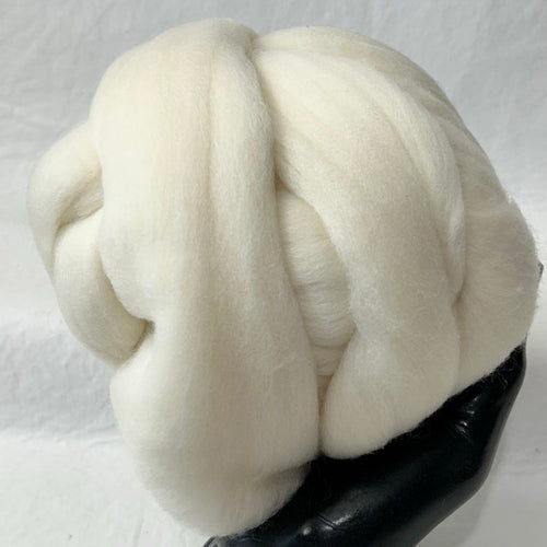 Targhee Natural White Wool Top, Product of USA, 23 Micron / 4 oz