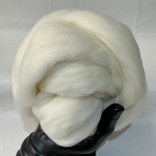 Targhee Natural White Wool Top, Product of USA, 25 Micron / 4 oz