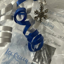 ’Ice Queen’ December 2017 Special Anniversary Club Kit Revisited ~ Snowflake Stitch Marker Included! Spinning Kit