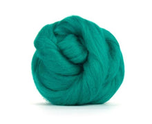 Corriedale Dyed Wool Top ~ Jade 4 Oz Fiber